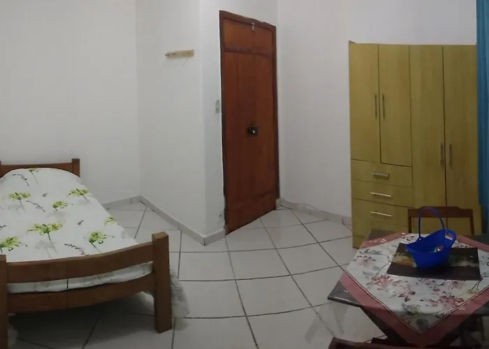 Quarto Proximo A Liberdade E Estacoes De Metro